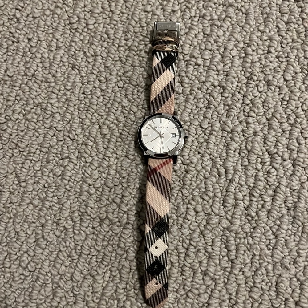 Burberry unisex watch